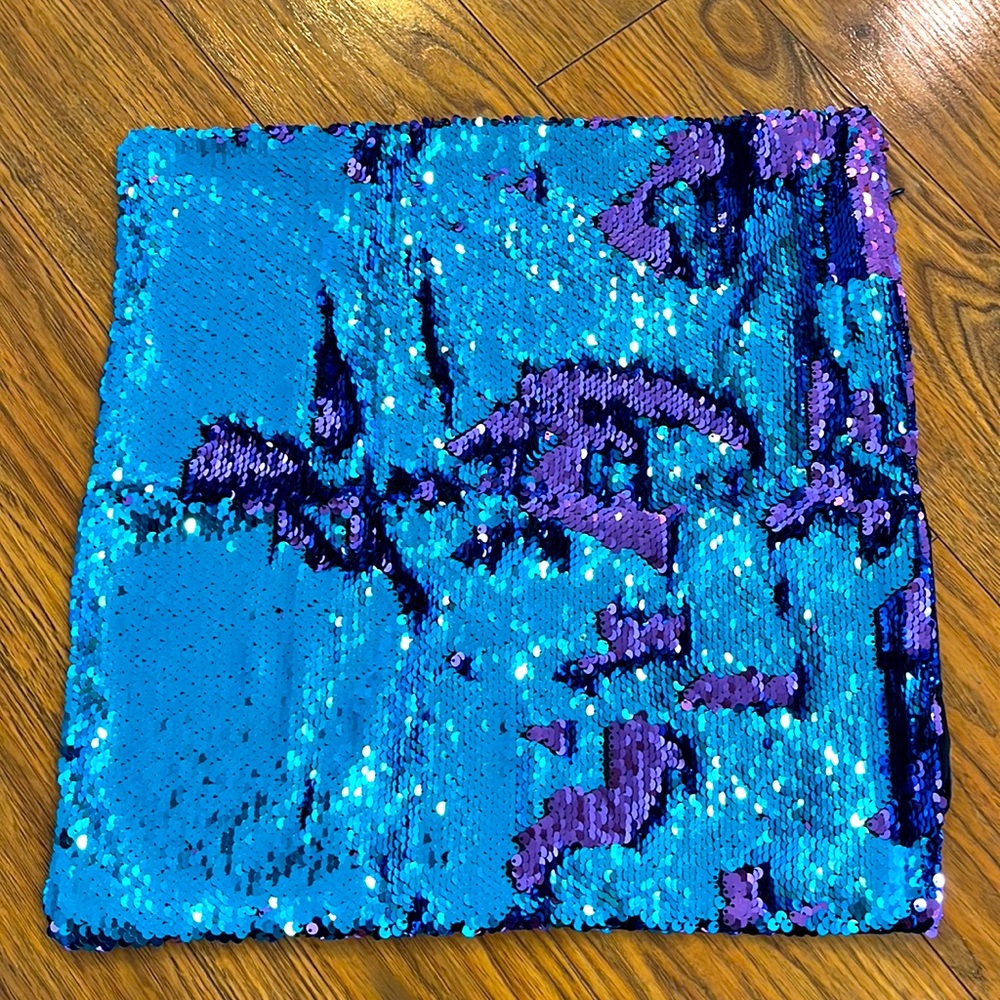 Sequins pillow- blue and purple 40cm x 40cm NWT